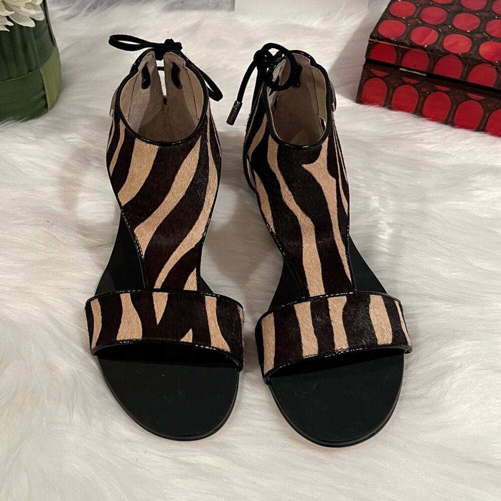 NEW Calvin Klein Searra Haircalf Leather Corset Tie Flat Sandals Size 5 NWOB - Picture 3 of 14